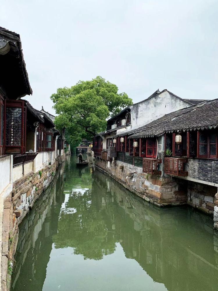 全自动岩石对辊破碎机