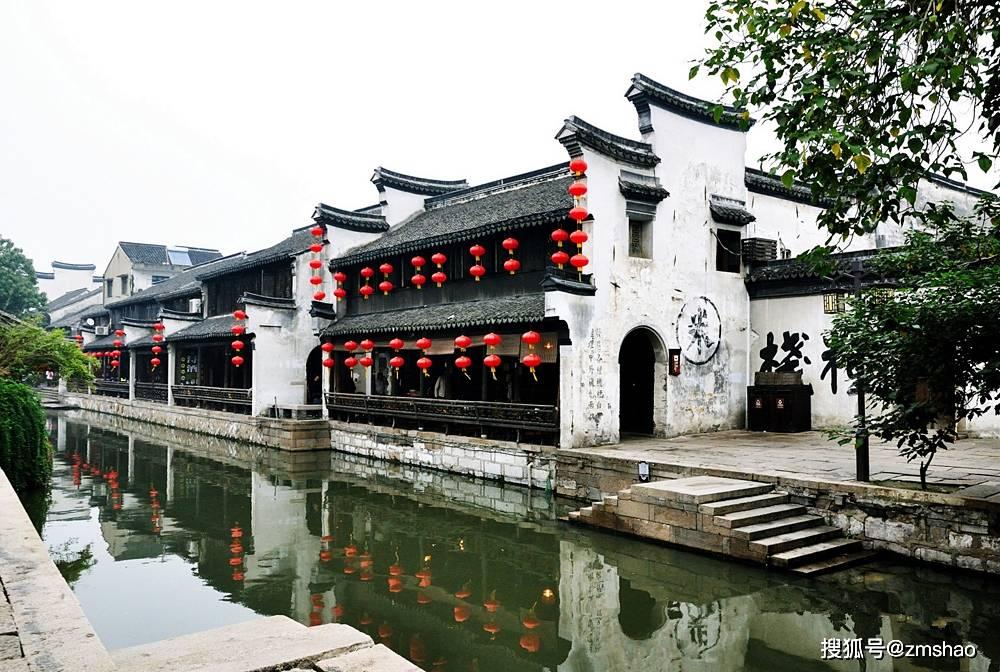 沈梦辰因拍打戏受伤,腰椎骨折骨头无法复位,需要躺1-2个月